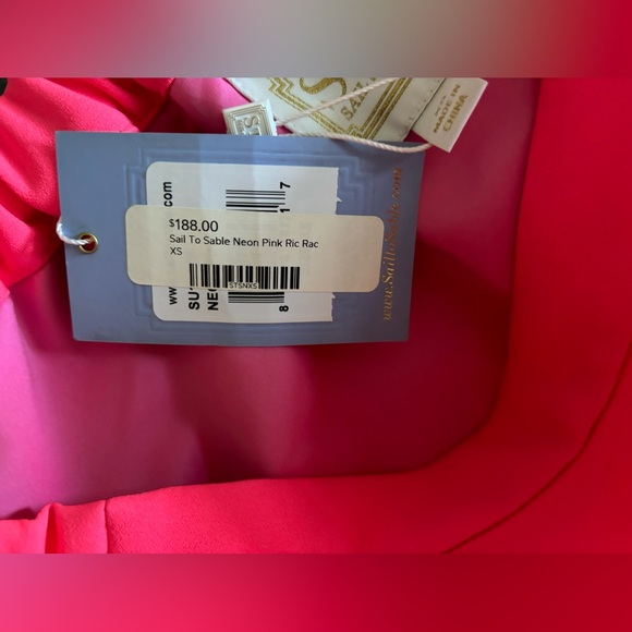 SAIL to SABLE neon pink top - Picture 5 of 5